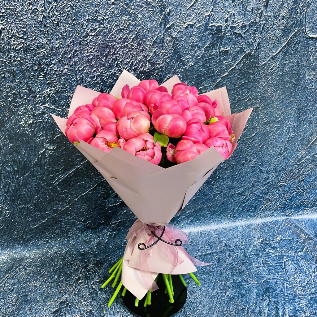 коралловые пионы