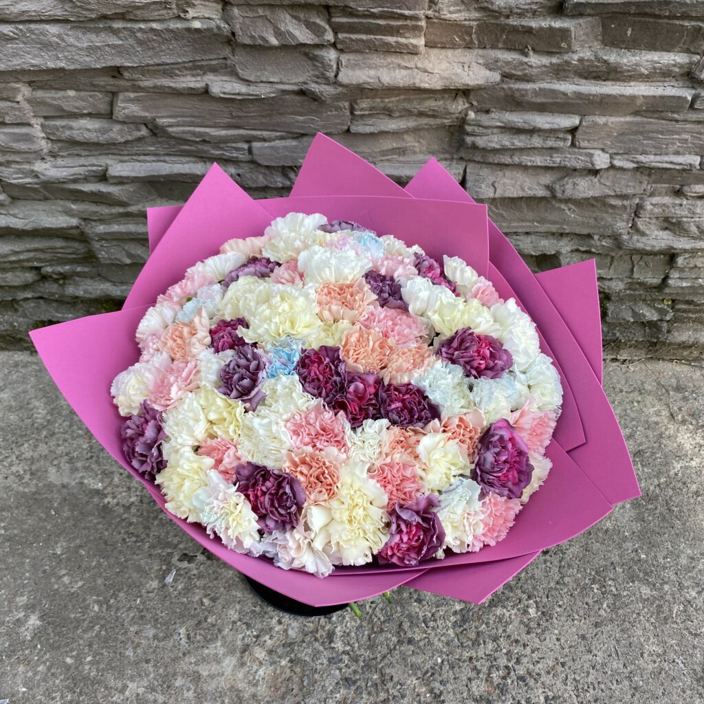 Букет разноцветных диантусов