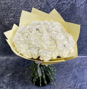 Букет из белых диантусов