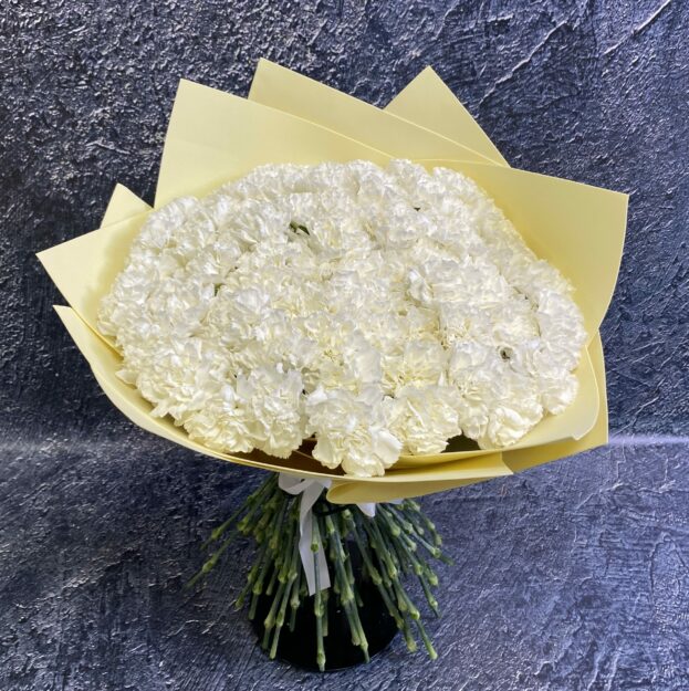 Букет из белых диантусов