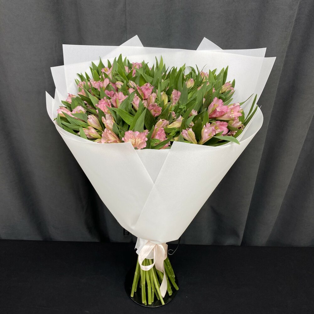 Букет из розовых альстромерий — изображение 2