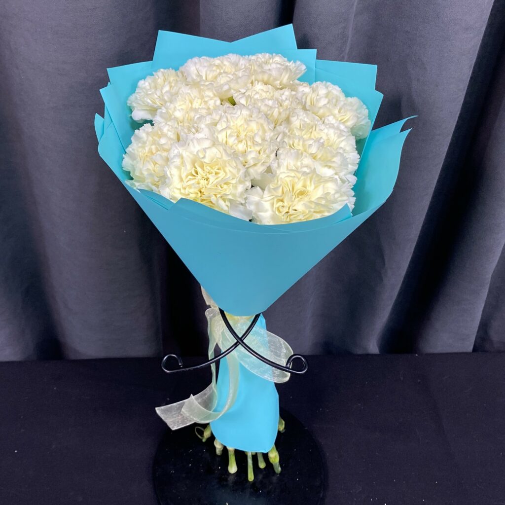 Букет из кремовых диантусов 11