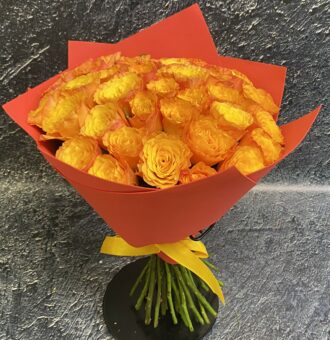 Оранжевые кенийские розы 35