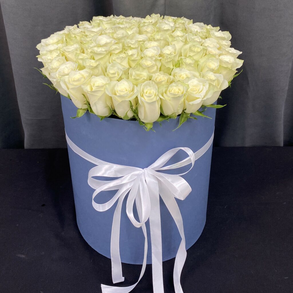 Цветы в коробке 'Белая любовь'