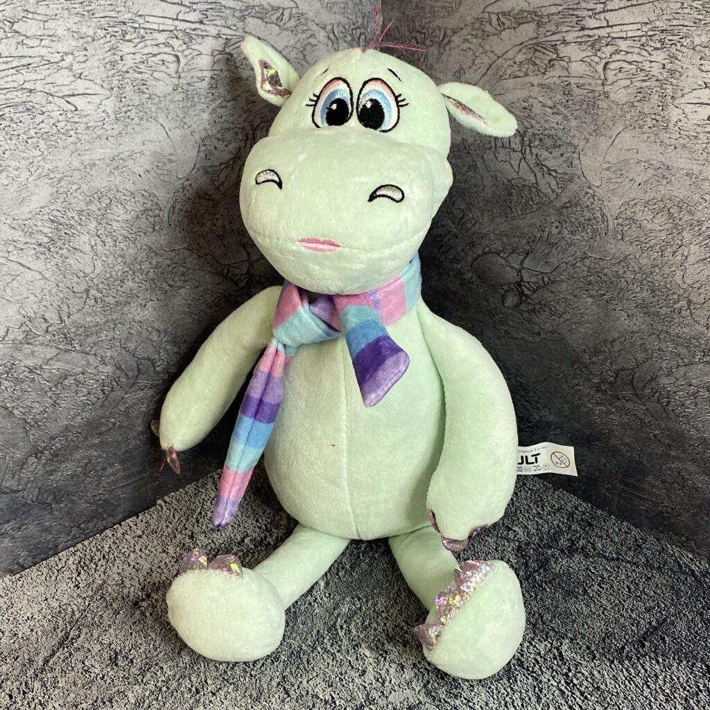 Игрушка 'Дракон Дейзи с цветным шарфиком', мятный, 25 см (150)