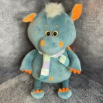 Игрушка 'Дракон Фредди с шарфом', 35 см (163)