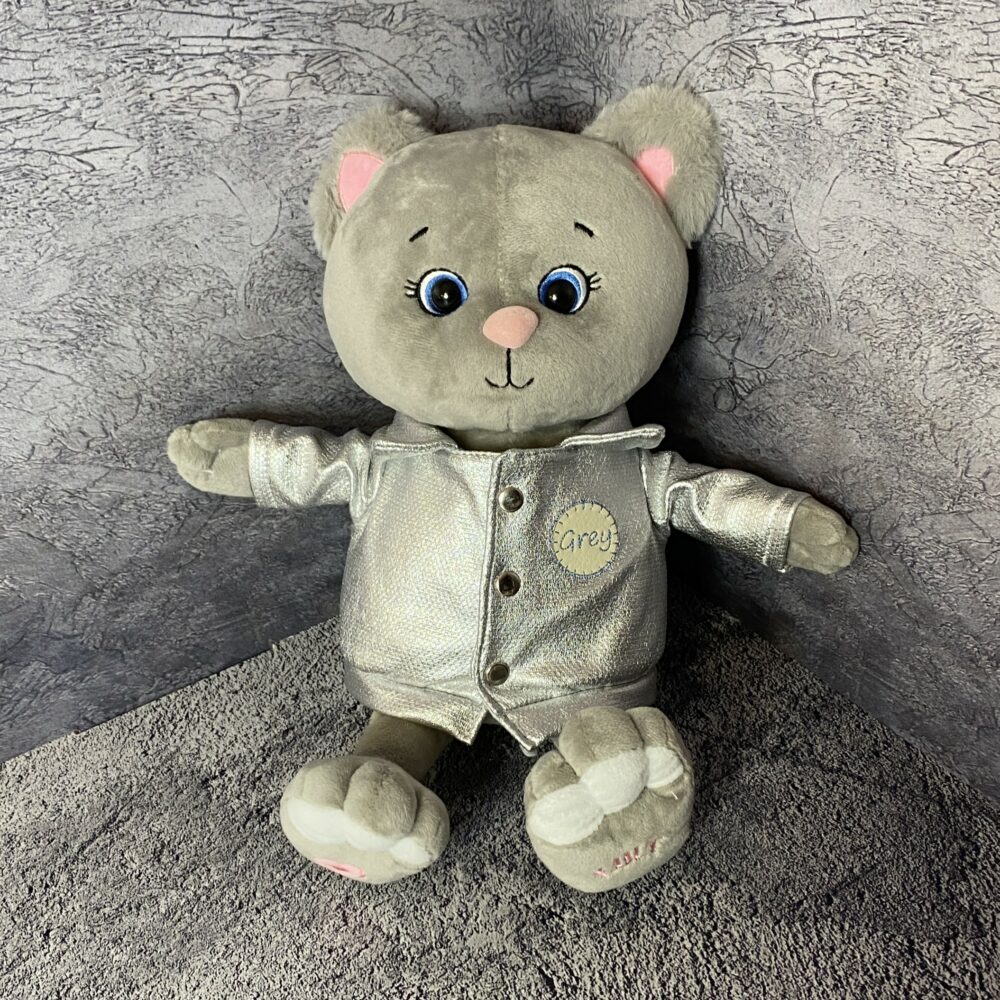 Игрушка 'Котик Грей в куртке', 25 см (140)