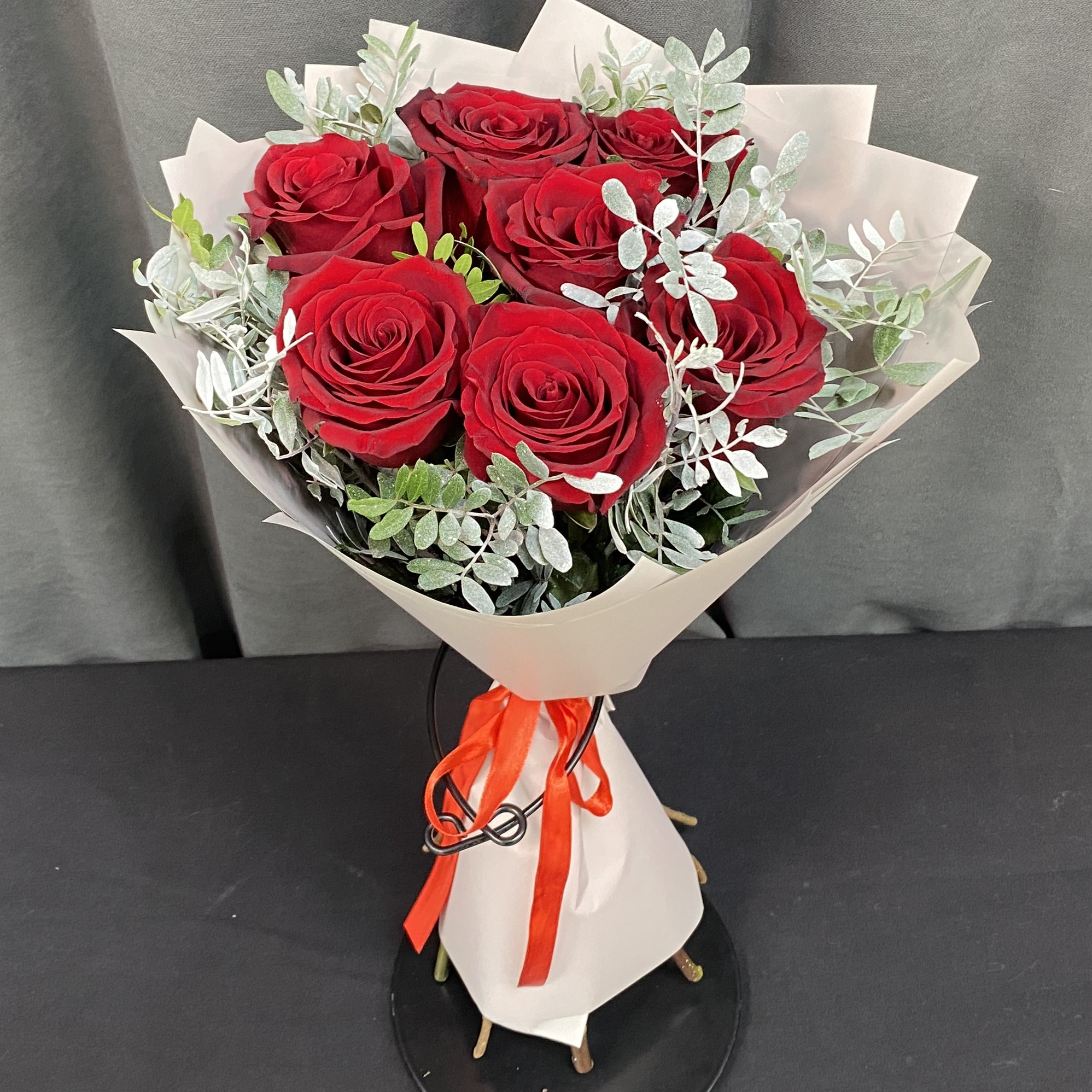 7 Букет цветов 'Алый рассвет' — изображение 1