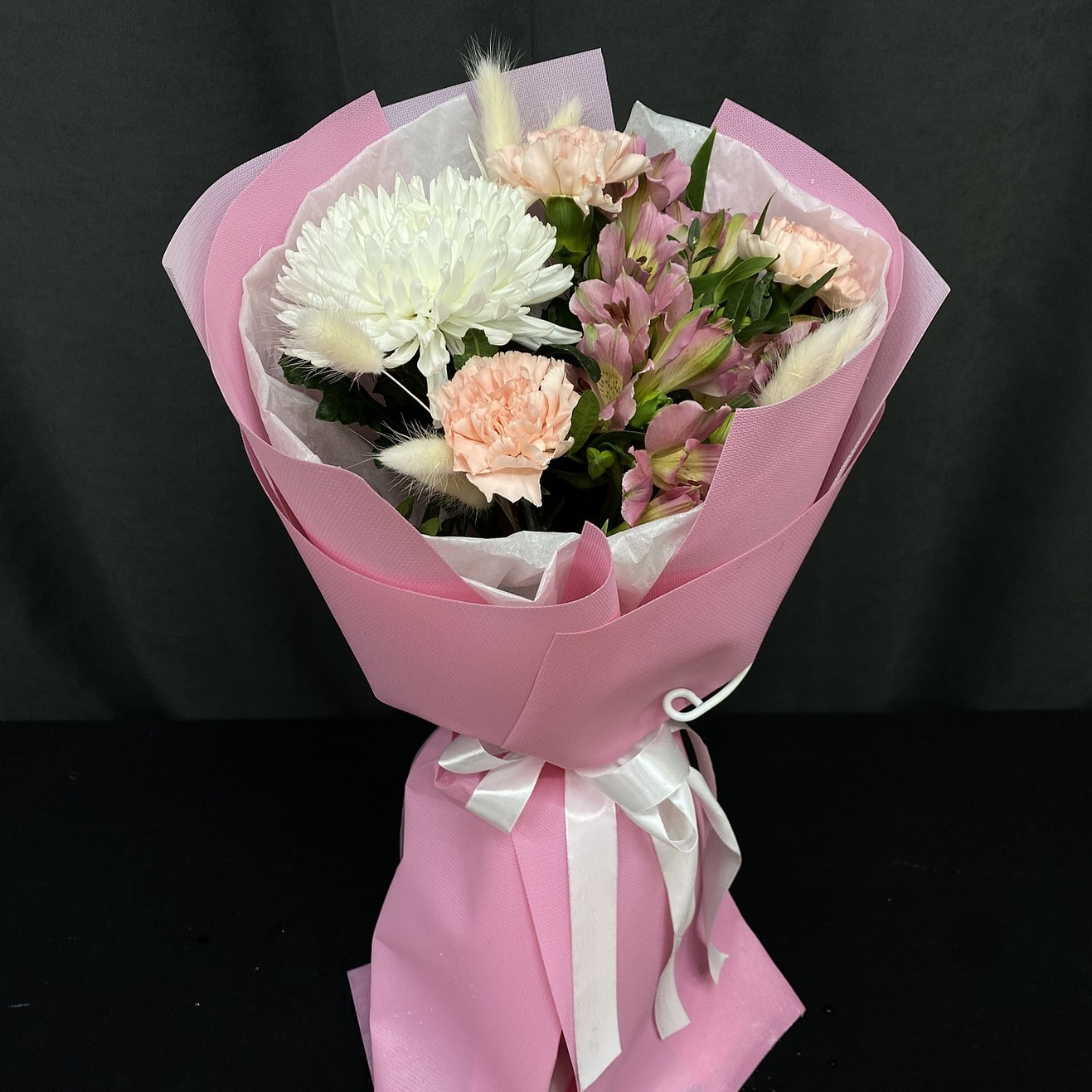 9b04808d-b1a2-4334-8197-052d4fc0a9e6 Букет цветов ‘Бархатный поцелуй’ (ВН) — изображение 1