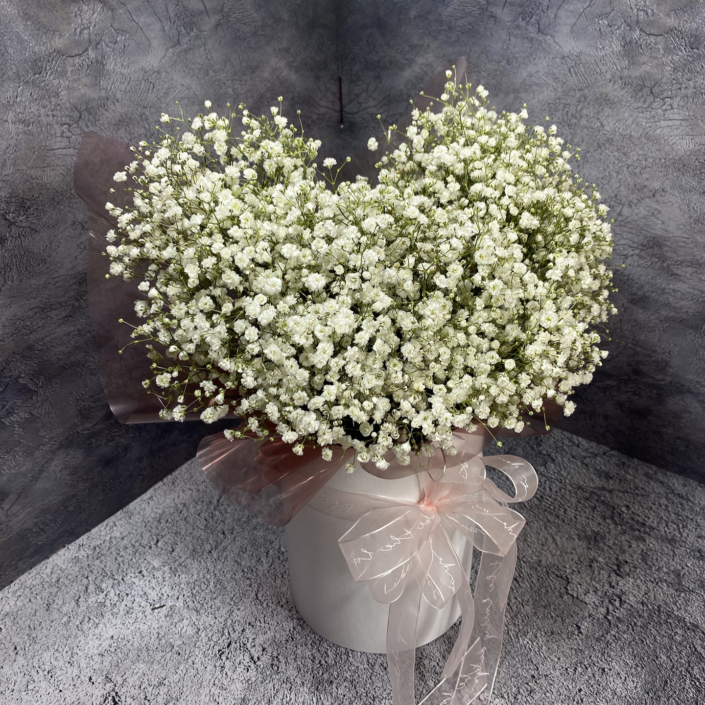 fbeb4194-baf9-4420-bcb0-7418913f28e0 Цветы в коробке ‘Сладкая вата’ (ВН) — изображение 1